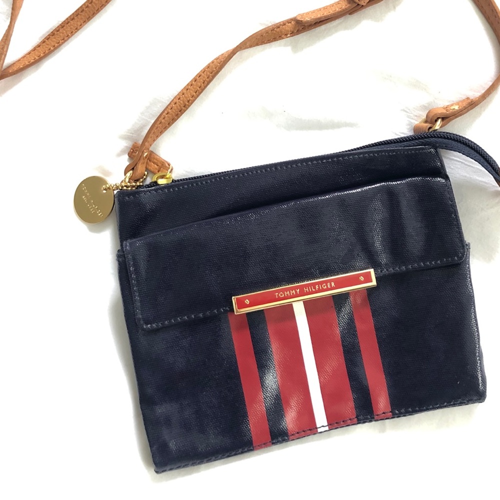 🔴SOLD🔴Tommy Hilfiger Crossbody
